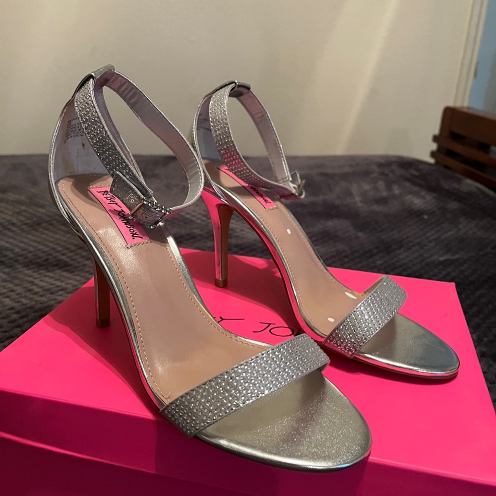 Betsey Johnson Broadway Silver metal  8.5m